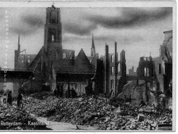 Kaasmarkt Rotterdam na het bombardement van 14 mei 1940